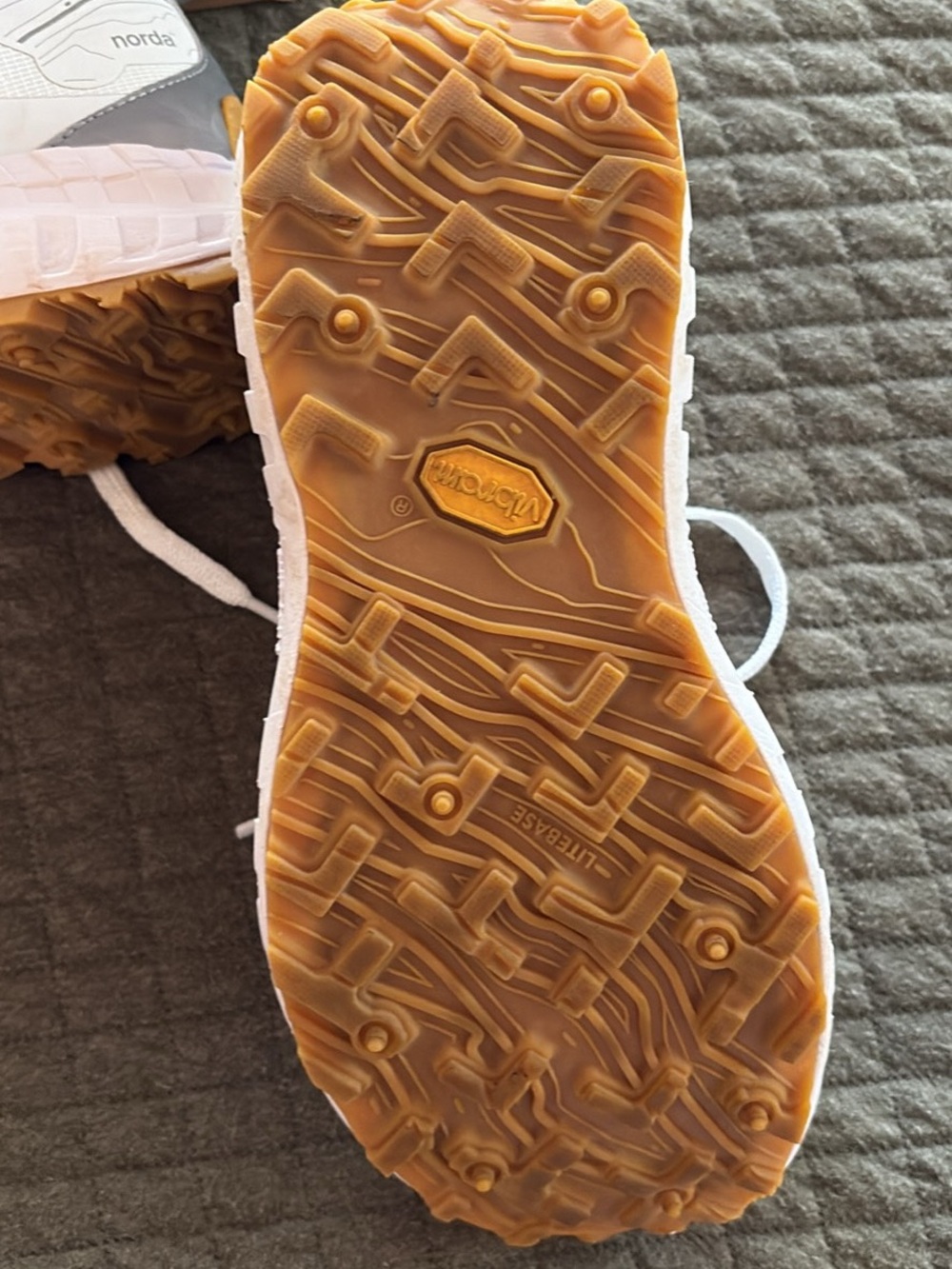 Norda Women's running shoes - Picture 2 of 3